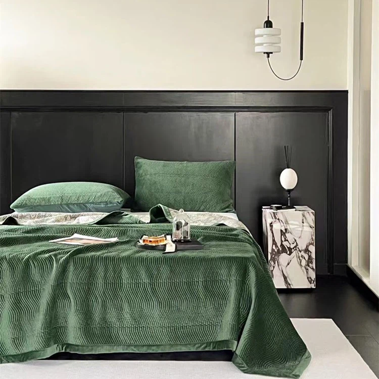 Stonewashed Reversible Bedspread